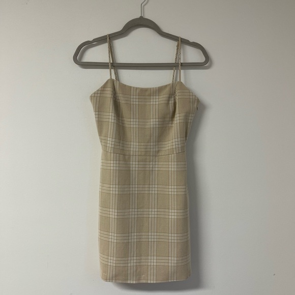 Wilfred Aritzia Isabelle Plaid Mini Dress Beige Tan Checkered Neutral Size 4 US - Picture 2 of 11